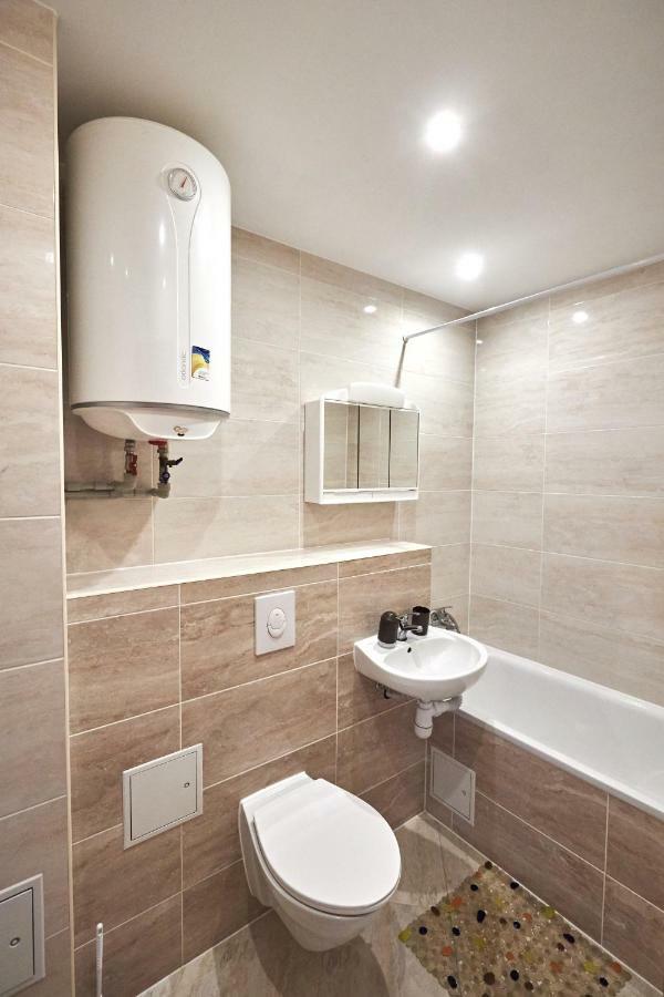 Babylon Apartments On Kievskaya Street Рівне Екстер'єр фото